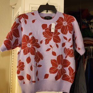 Ann Taylor NWT Women's short sleeve floral sweater. Size Medium.